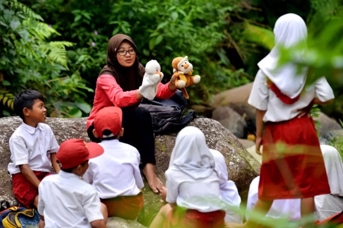 Pendidik sejatinya menuntun tumbuh kodrat pada anak agar dapat memperbaiki....