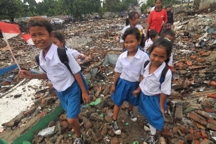 Pendidikan daerah potret terpencil timur ketimpangan sekolah rendah tertinggal 3t merata barat kualitas kalderanews masih anggaran sultrakini kelas terlihat bayu Masalah pendidikan di indonesia